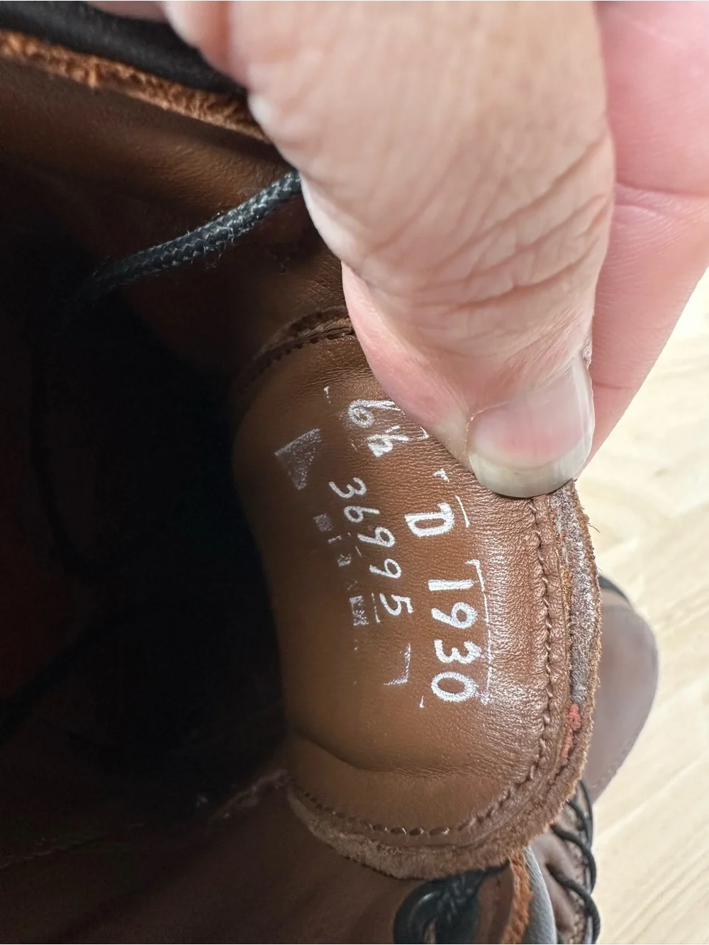 Allen Edmonds Brown Leather Derby Shoes with Black Laces